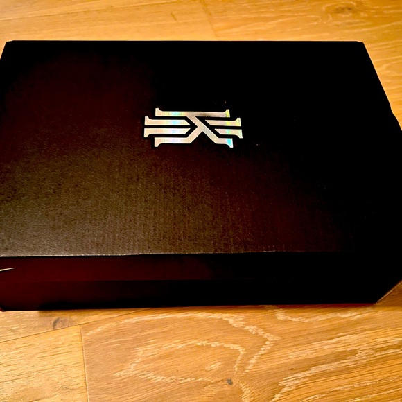 NWOT | Nike Kyrie Flytrap III Men’s Basketball Shoes - Picture 4 of 6